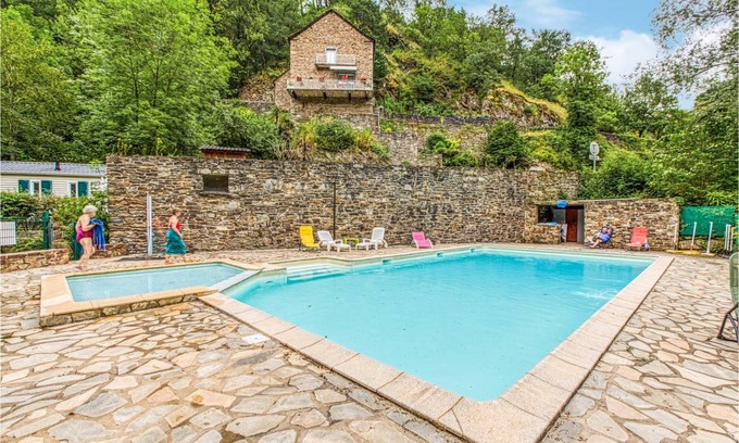 Conques-en-Rouergue Other | 25 m² Camping ∙ 2 bedrooms ∙ 4 guests