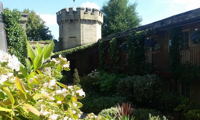 Hillsborough Hotel | 25 m² Hotel ∙ 127 guests