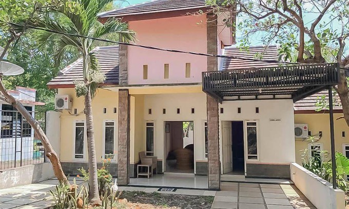 Sangkanurip Hotel | 25 m² Hotel ∙ 5 bedrooms ∙ 4 guests