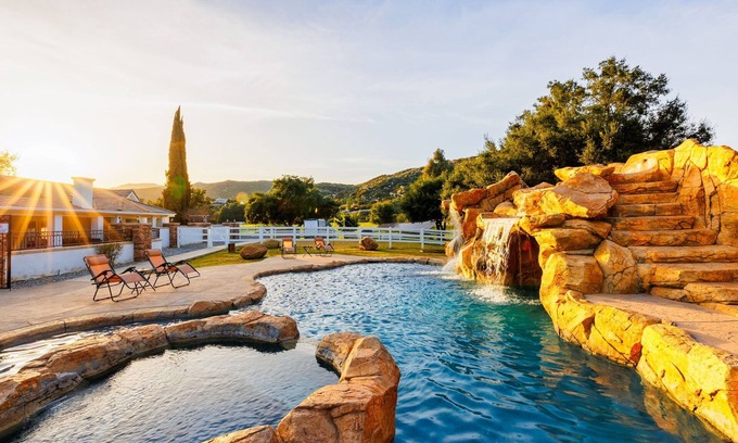 Murrieta House | 25%Off Sept WkDays! Amazing Pool, Hot Tub, V-Ball