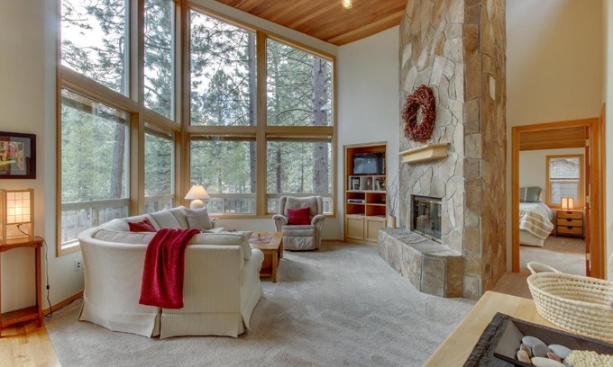Sunriver House | 25 Topflite Ln