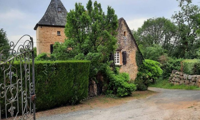 Saint-Julien-de-Lampon House | 250 m² House ∙ 4 bedrooms ∙ 10 guests
