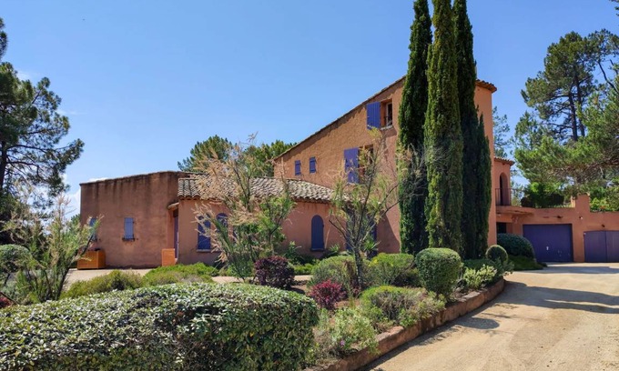 Roussillon Other | 250 m² Accommodation ∙ 7 bedrooms ∙ 14 guests