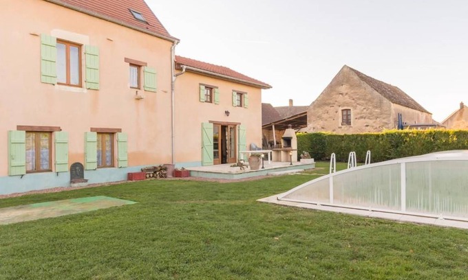 Merceuil Cottage | 250 m² Cabin ∙ 6 bedrooms ∙ 14 guests