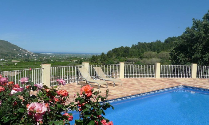 Adsubia House | 250 m² House ∙ 3 bedrooms ∙ 6 guests