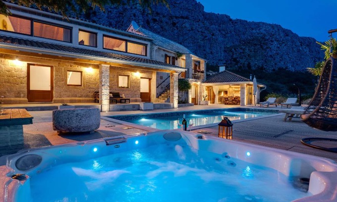 Jesenice House | 250 m² House ∙ 3 bedrooms ∙ 10 guests
