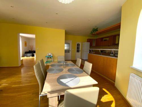 Hury House | 250 m² House ∙ 3 bedrooms ∙ 7 guests