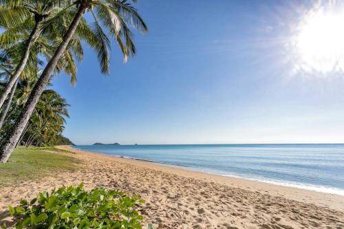 Trinity Beach House | 250 m² House ∙ 4 bedrooms ∙ 8 guests