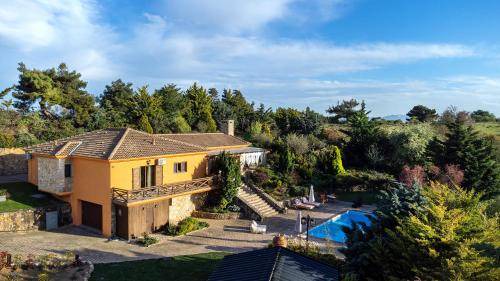 Marathon Villa | 250 m² Villa ∙ 3 bedrooms ∙ 8 guests