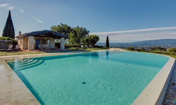 Arezzo Villa | 250 m² Villa ∙ 4 bedrooms ∙ 8 guests