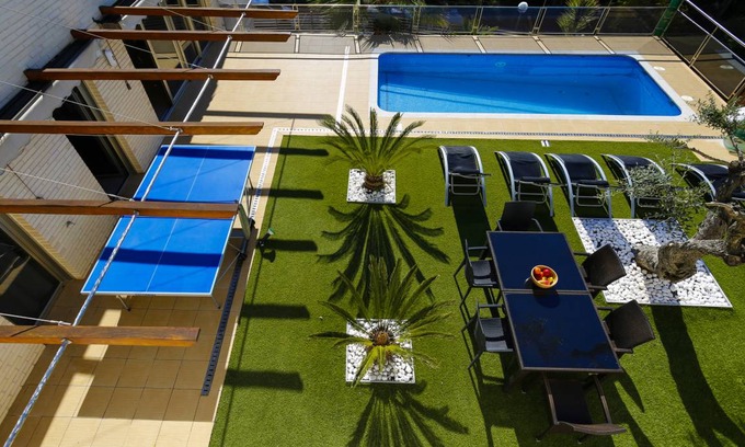 Tamarit Villa | 250 m² Villa ∙ 5 bedrooms ∙ 12 guests