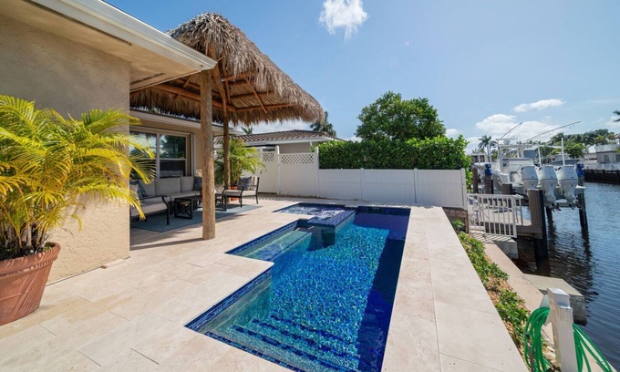 Garden Isles House | 250 Managed By Brampton Park