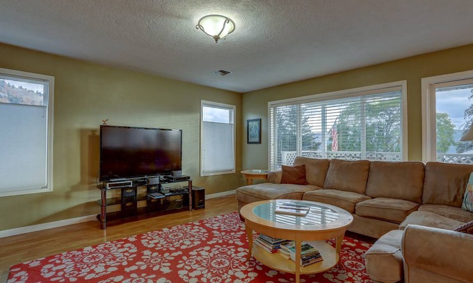 White Salmon House | 251 m² House ∙ 3 bedrooms ∙ 6 guests