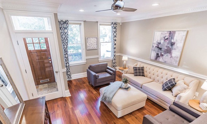 Fairmount Villa | 2520 Brown Street