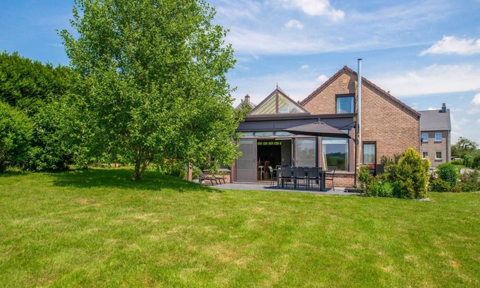 Hamois House | 256 m² House ∙ 4 bedrooms ∙ 8 guests