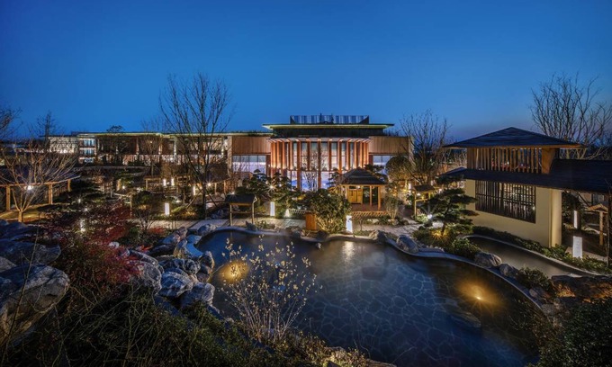 Chengdu Hotel | 258 m² Hotel ∙ 6 guests