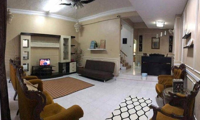 Kampung Alor Akar House | 260 m² House ∙ 3 bedrooms ∙ 10 guests