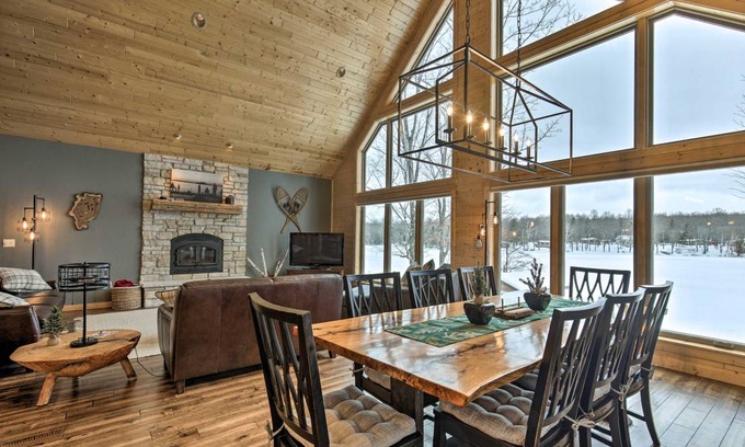 Iron River House | 260 m² House ∙ 3 bedrooms ∙ 8 guests