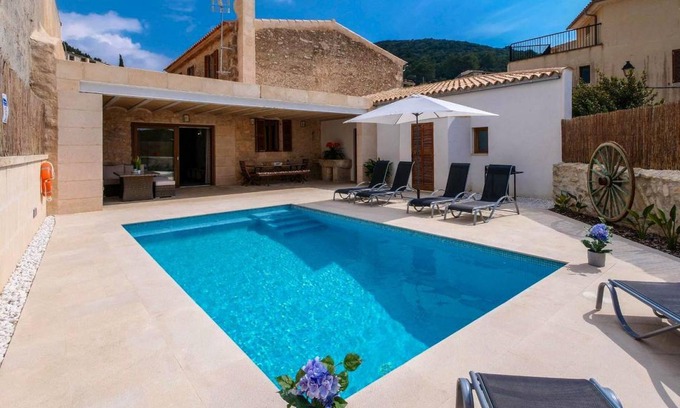 Randa House | 262 m² House ∙ 5 bedrooms ∙ 10 guests