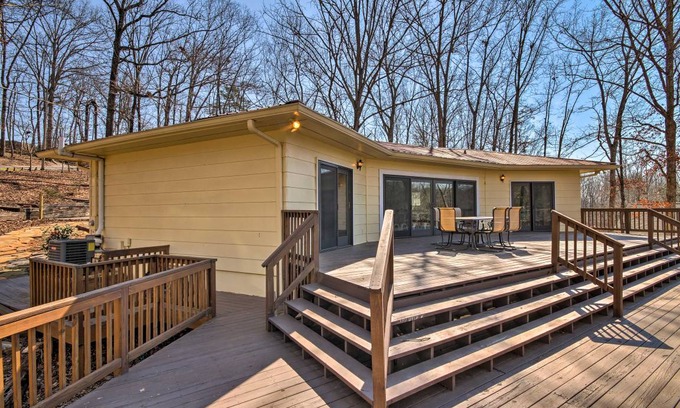 Gainesville House | 269 m² House ∙ 3 bedrooms ∙ 8 guests