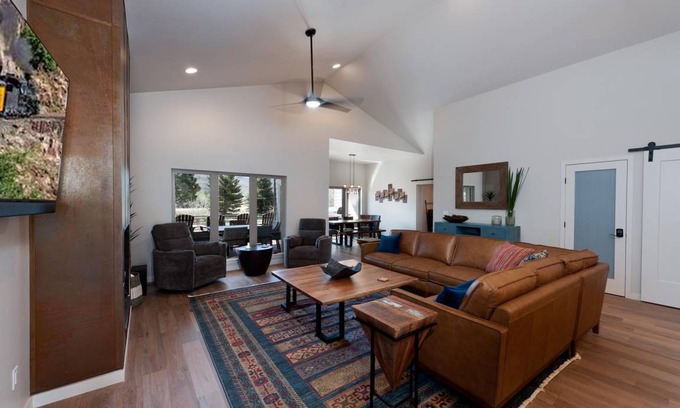 Trimble House | 269 m² House ∙ 4 bedrooms ∙ 13 guests