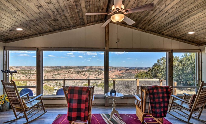 Canyon House | 269 m² House ∙ 4 bedrooms ∙ 9 guests