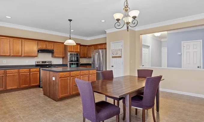 Holly Springs House | 269 m² House ∙ 4 bedrooms ∙ 4 guests