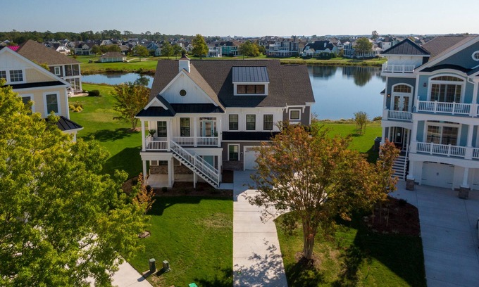 Long Neck House | ~26985 Gentle Waters - Peninsula home with a quick charger for EV vehicles!