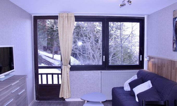 Pra Loup Apartment | 26m2 studio 30 meters from the ski slopes tastefully furnished