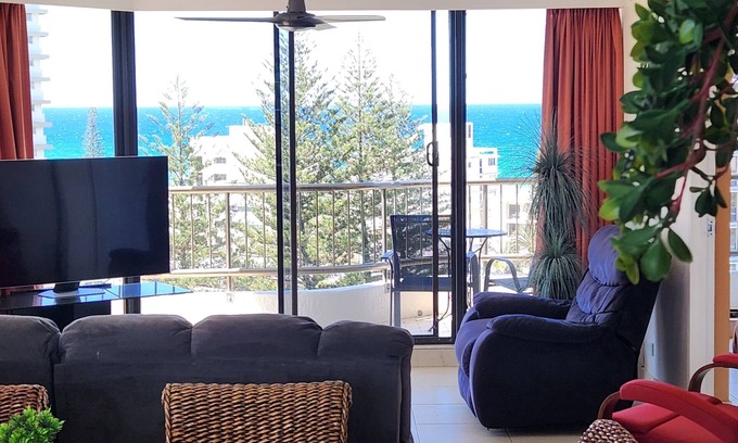 Surfers Paradise Apartment | 270 Deg views 9th Floor 2 Bedroom/2 Bathroom 75m - Beach