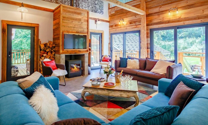 La Riviere-Enverse Ski Chalet | 270 m² Chalet ∙ 7 bedrooms ∙ 15 guests