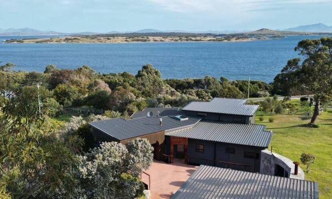 Lady Barron House | 270 m² House ∙ 3 bedrooms ∙ 6 guests