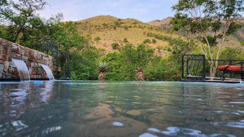 Waterval Boven Cabin | 270 m² Lodge ∙ 5 bedrooms ∙ 10 guests