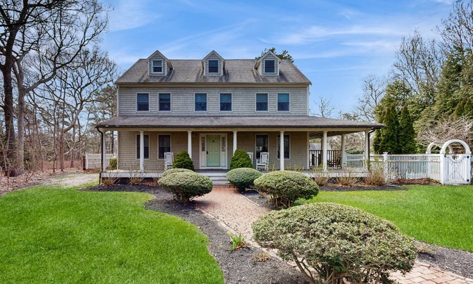 Oak Bluffs House | 273 m² House ∙ 5 bedrooms ∙ 10 guests