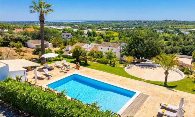 Moncarapacho e Fuseta Villa | 275 m² Villa ∙ 5 bedrooms ∙ 10 guests