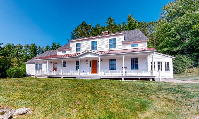 South Londonderry House | 276 m² House ∙ 5 bedrooms ∙ 8 guests