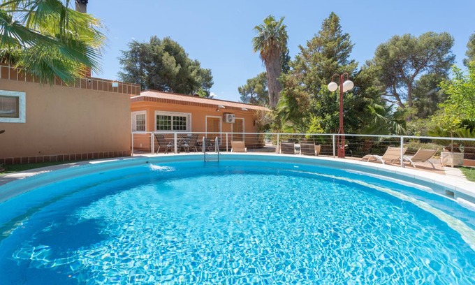 Olocau House | 276 m² House ∙ 5 bedrooms ∙ 20 guests