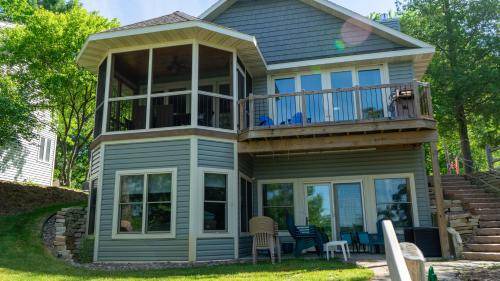 Waupaca House | 279 m² House ∙ 4 bedrooms ∙ 12 guests