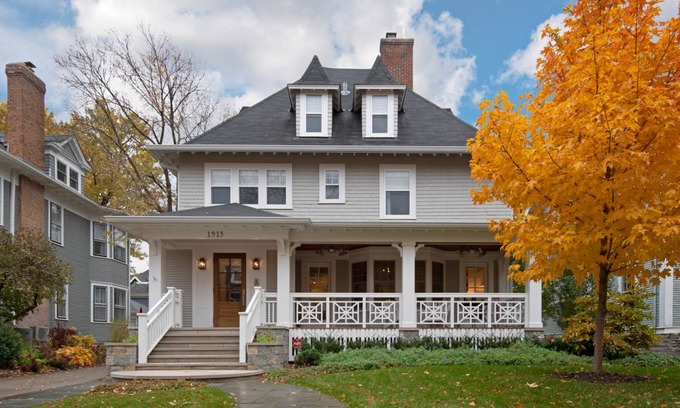 Lowry Hill House | 279 m² House ∙ 6 bedrooms ∙ 8 guests