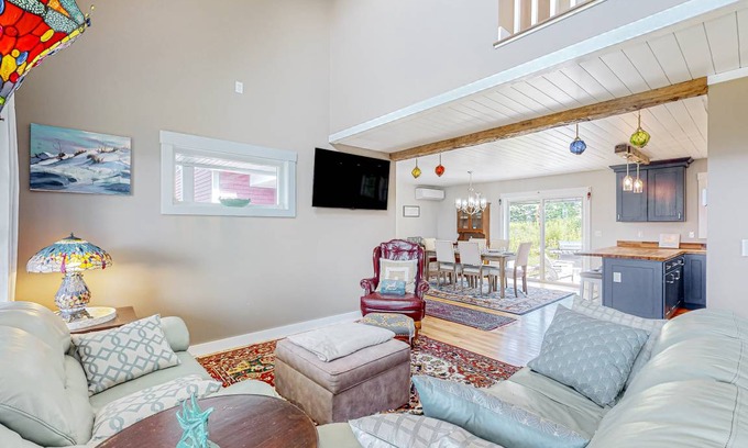 Bayville House | 279 m² House ∙ 3 bedrooms ∙ 6 guests