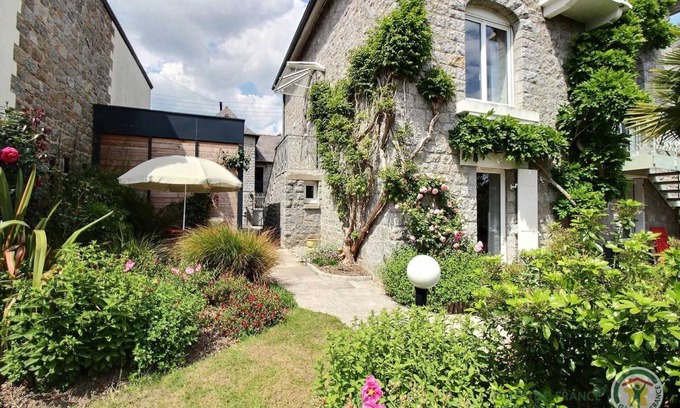 Dinan House | 28 m² Gîte ∙ 1 bedroom ∙ 2 guests