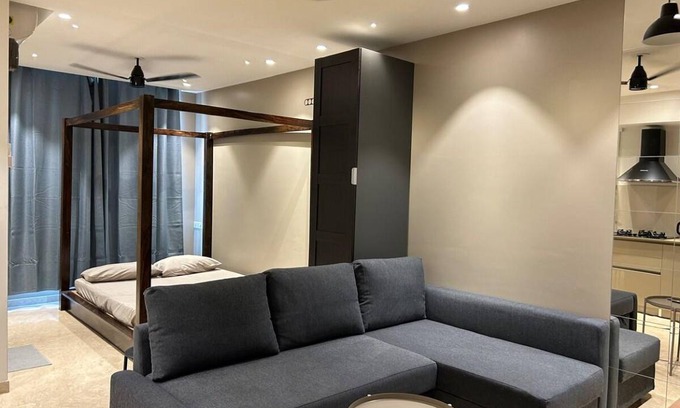 Thane West House | 28 m² House ∙ 4 guests