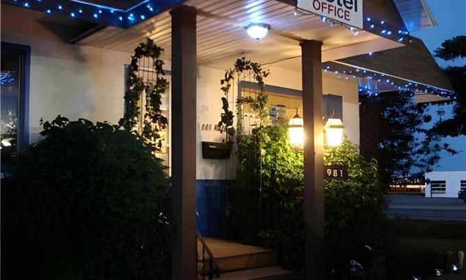 Pincher Creek Hotel | 28 m² Motel ∙ 6 guests