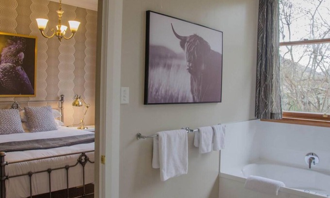 Athol House | 280 m² House ∙ 3 bedrooms ∙ 8 guests
