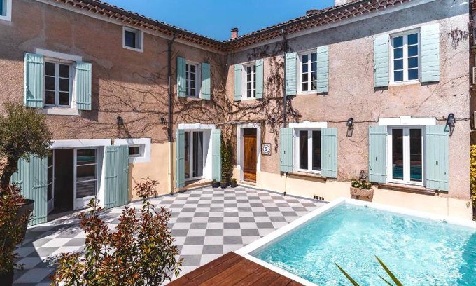 Bedoin Villa | 280 m² Villa ∙ 6 bedrooms ∙ 12 guests