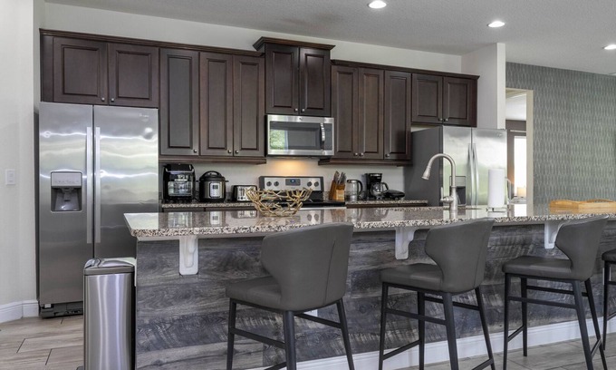 West Kissimmee Villa | 280CW-ð¥Gorgeous 9 bed/8 bath-Private Pool & SPA