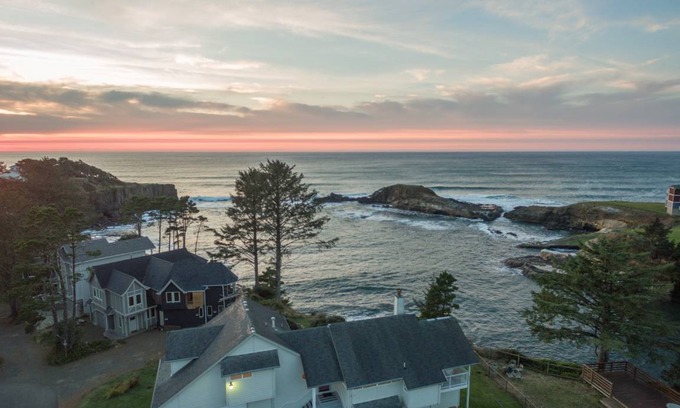Depoe Bay House | 283 m² House ∙ 5 bedrooms ∙ 16 guests