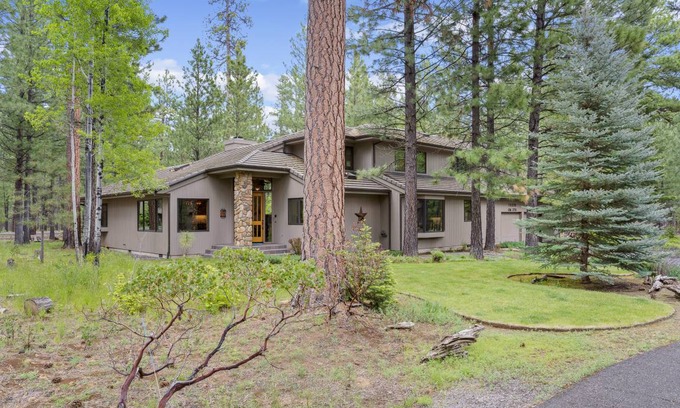 Black Butte Ranch House | 285 m² House ∙ 3 bedrooms ∙ 10 guests