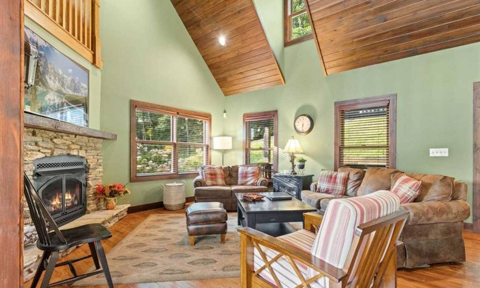Boone Cabin | 286 m² Cabin ∙ 3 bedrooms ∙ 12 guests