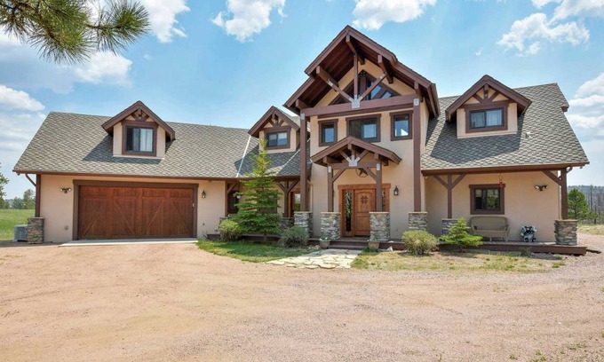 Florissant House | 287 m² House ∙ 4 bedrooms ∙ 13 guests
